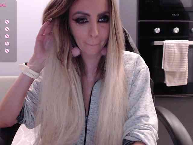 blondalina webcam