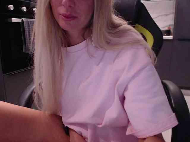 blondalina webcam