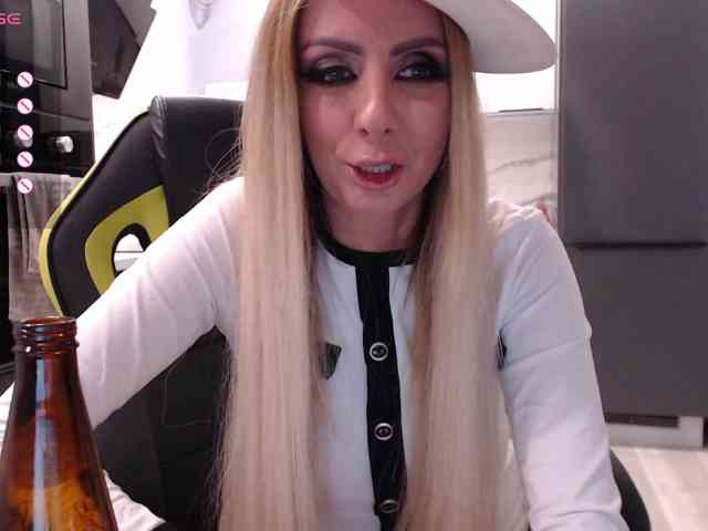 blondalina webcam