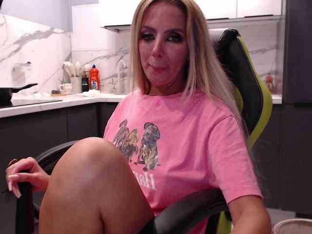blondalina webcam