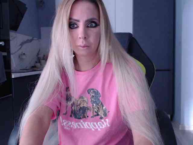 blondalina webcam