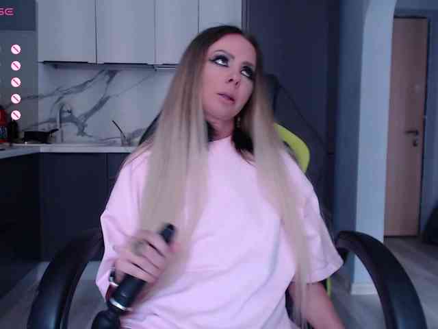 blondalina webcam