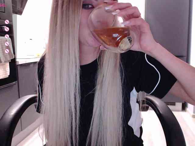 blondalina webcam