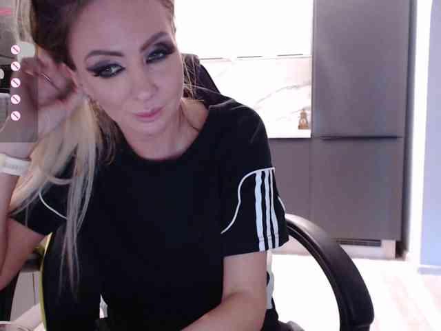 Модель: blondalina