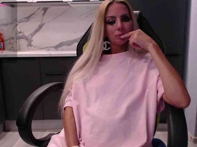 blondalina webcam