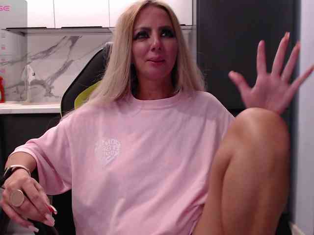 blondalina webcam