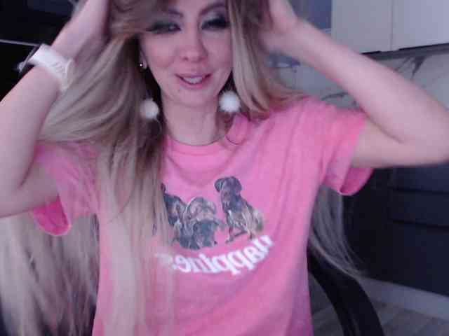 blondalina webcam