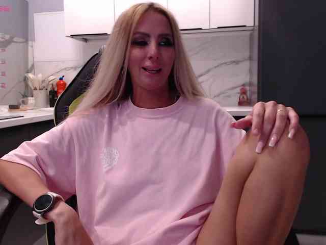 blondalina webcam