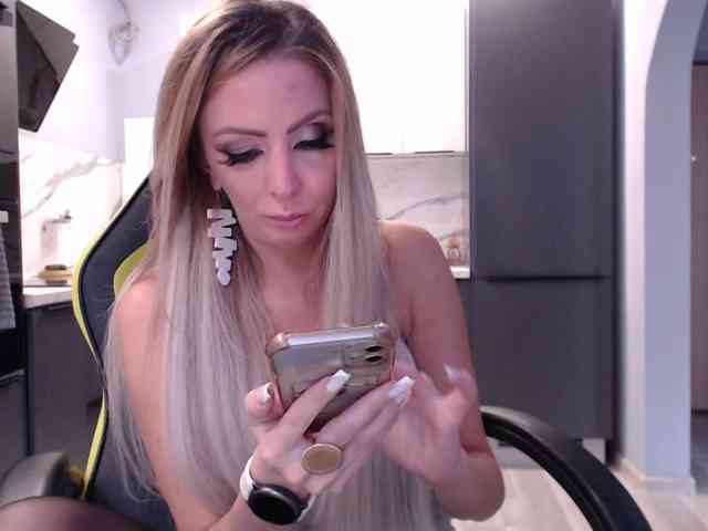 blondalina webcam