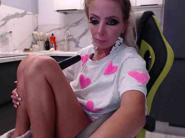 blondalina webcam