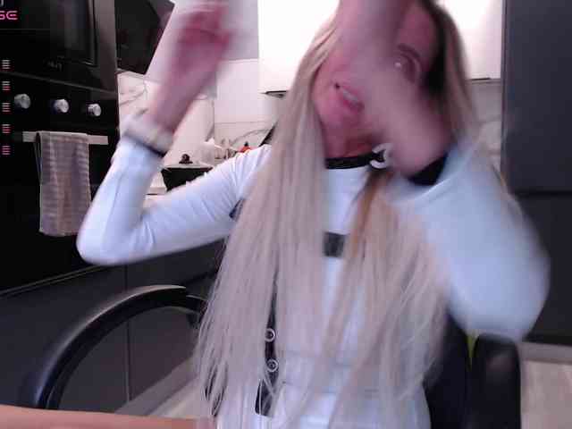 blondalina webcam