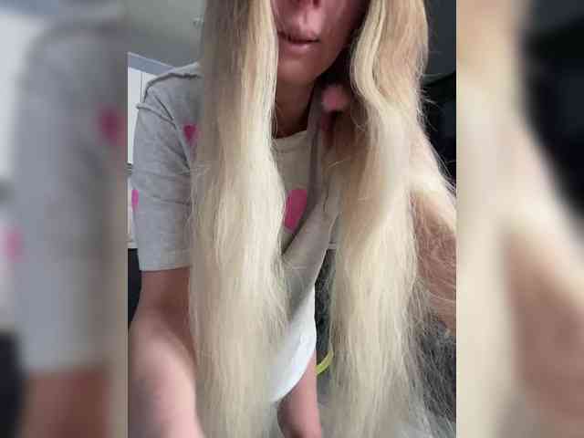 Model: blondalina