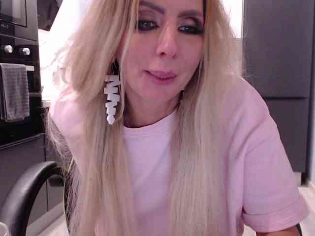 Модель: blondalina