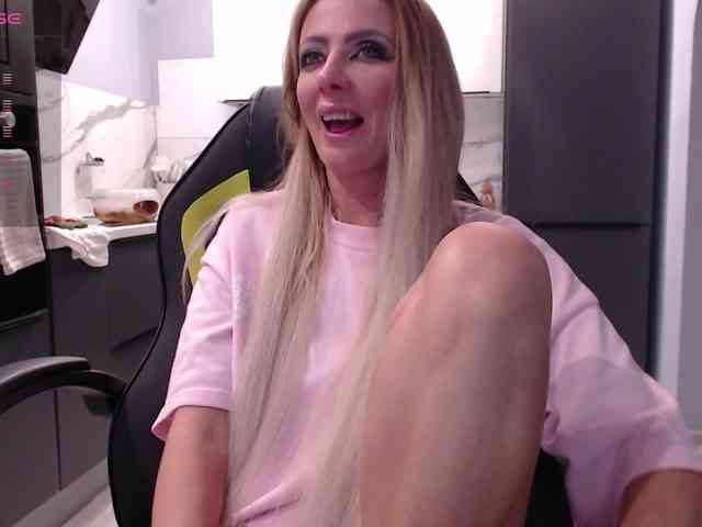 blondalina webcam