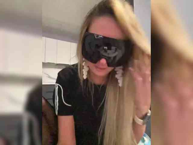 blondalina webcam