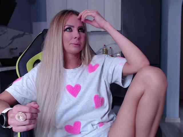 blondalina webcam