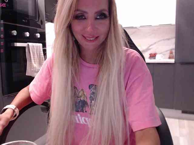 blondalina webcam