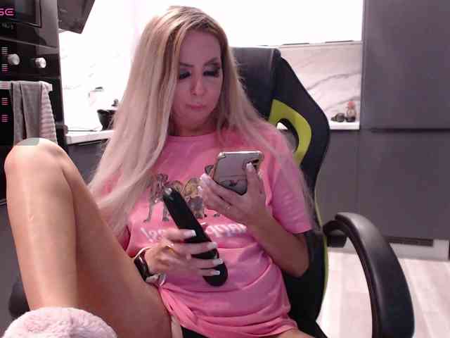 blondalina webcam