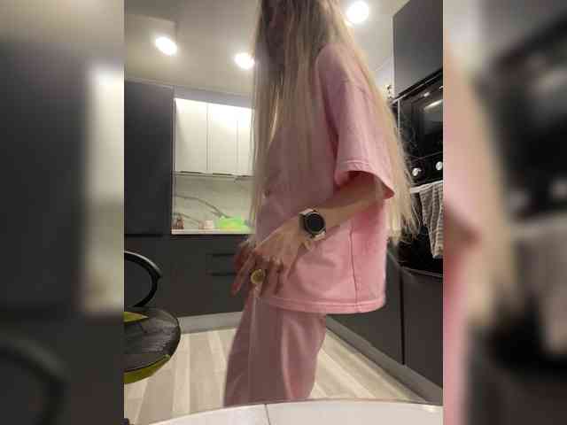 blondalina webcam