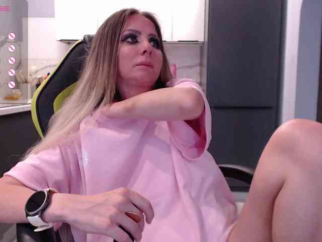 blondalina webcam