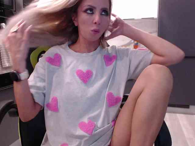 blondalina webcam