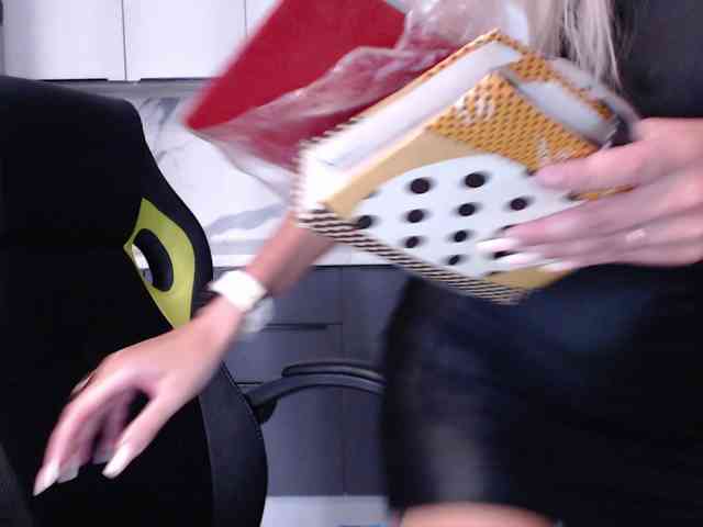 blondalina webcam