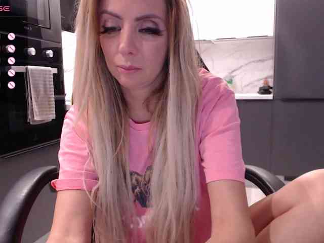 blondalina webcam