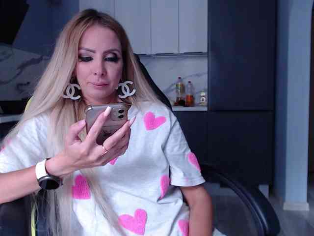 blondalina webcam
