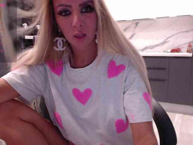blondalina webcam