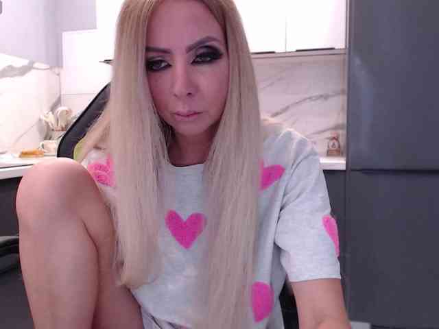 blondalina webcam