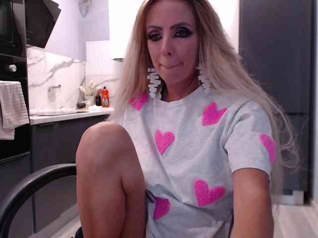 blondalina webcam