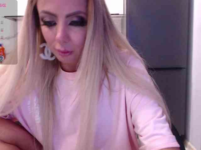 blondalina webcam