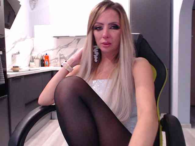 blondalina webcam