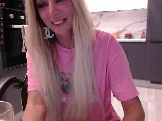 blondalina webcam
