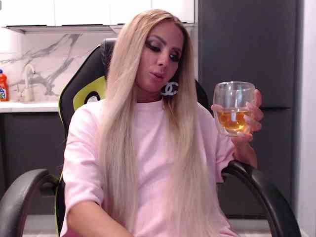 blondalina webcam