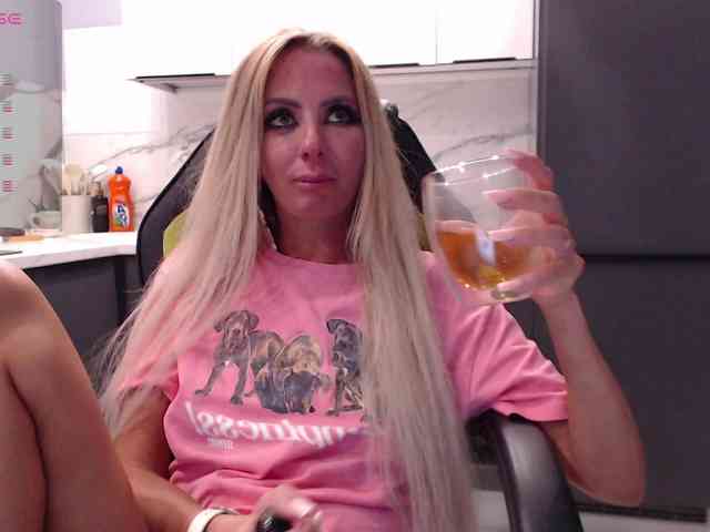 blondalina webcam