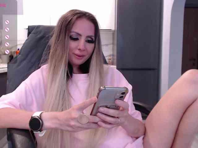 blondalina webcam