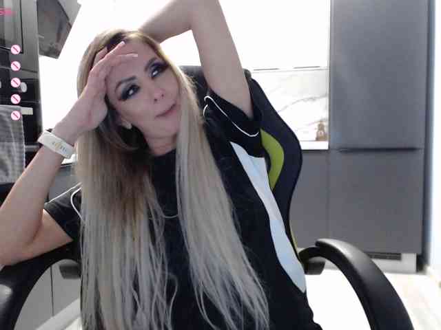 blondalina webcam