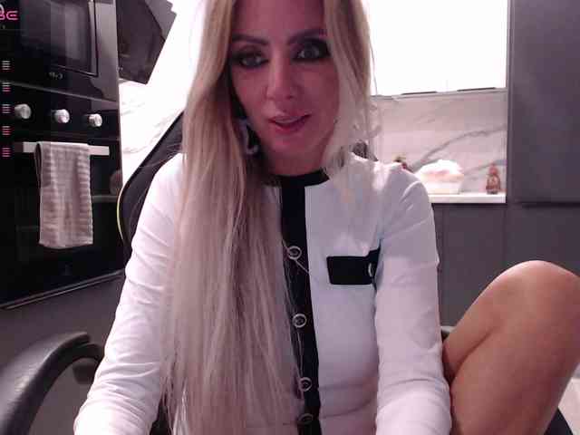 blondalina webcam