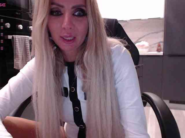 blondalina webcam