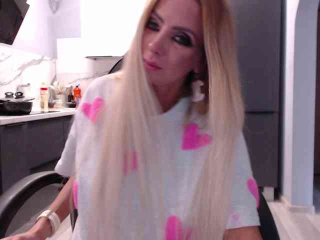 blondalina webcam