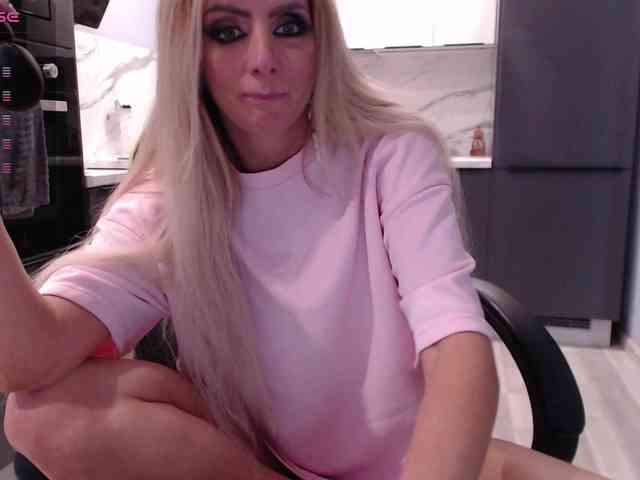 blondalina webcam