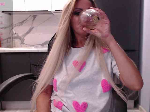 blondalina webcam