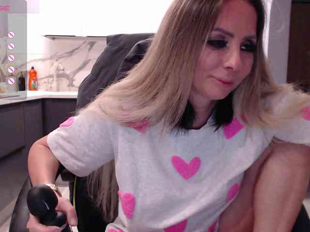 blondalina webcam