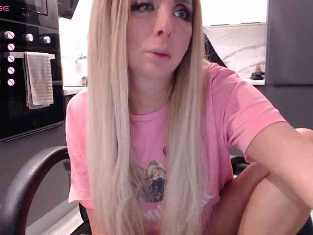 blondalina webcam