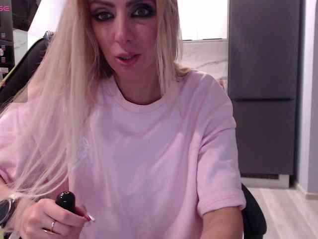 blondalina webcam