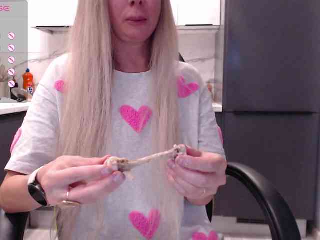 blondalina webcam
