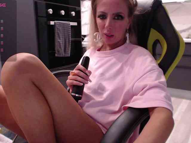 blondalina webcam