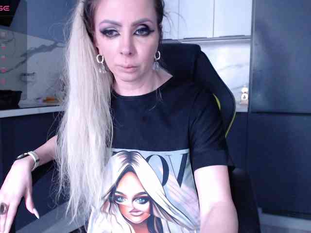 blondalina webcam