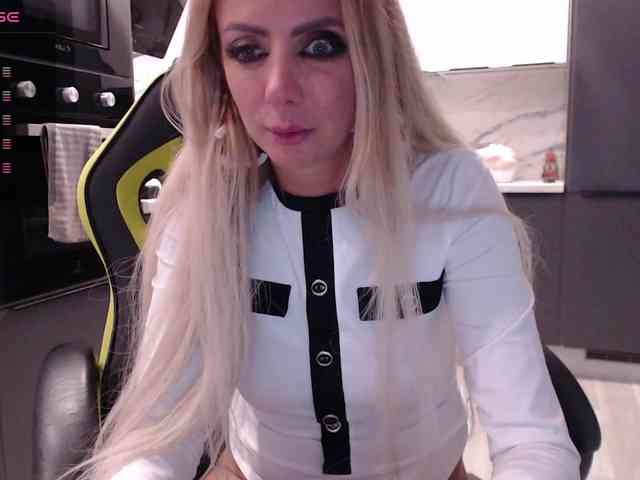 blondalina webcam